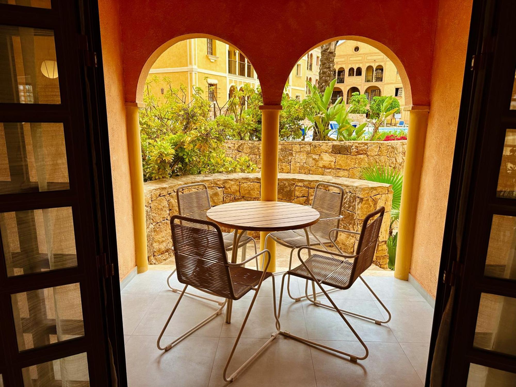 Resort Desert Springs